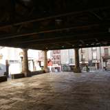 La halle aux grains et les abords